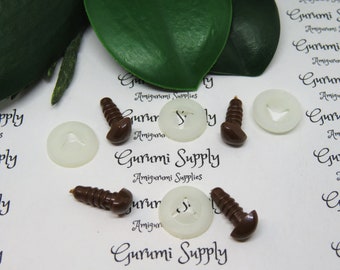 8mm Brown Safety Noses with Washers - 4 ct / Amigurumi Nose / Animal Nose / Stuffed Creations / Triangle Noses / Crochet / Knit / Doll