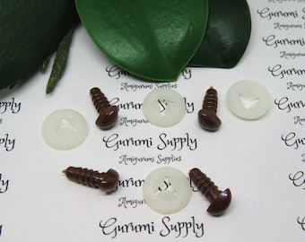 8mm Brown Safety Noses with Washers - 4 ct / Amigurumi Nose / Animal Nose / Stuffed Creations / Triangle Noses / Crochet / Knit / Doll