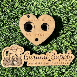 Limited Design - Safety Eye Gismo - Heart - Keychain - Safety Eye Tool - Safety Eye Jig - Wood - Trapezoid Eye - Animal Eye - Amigurumi