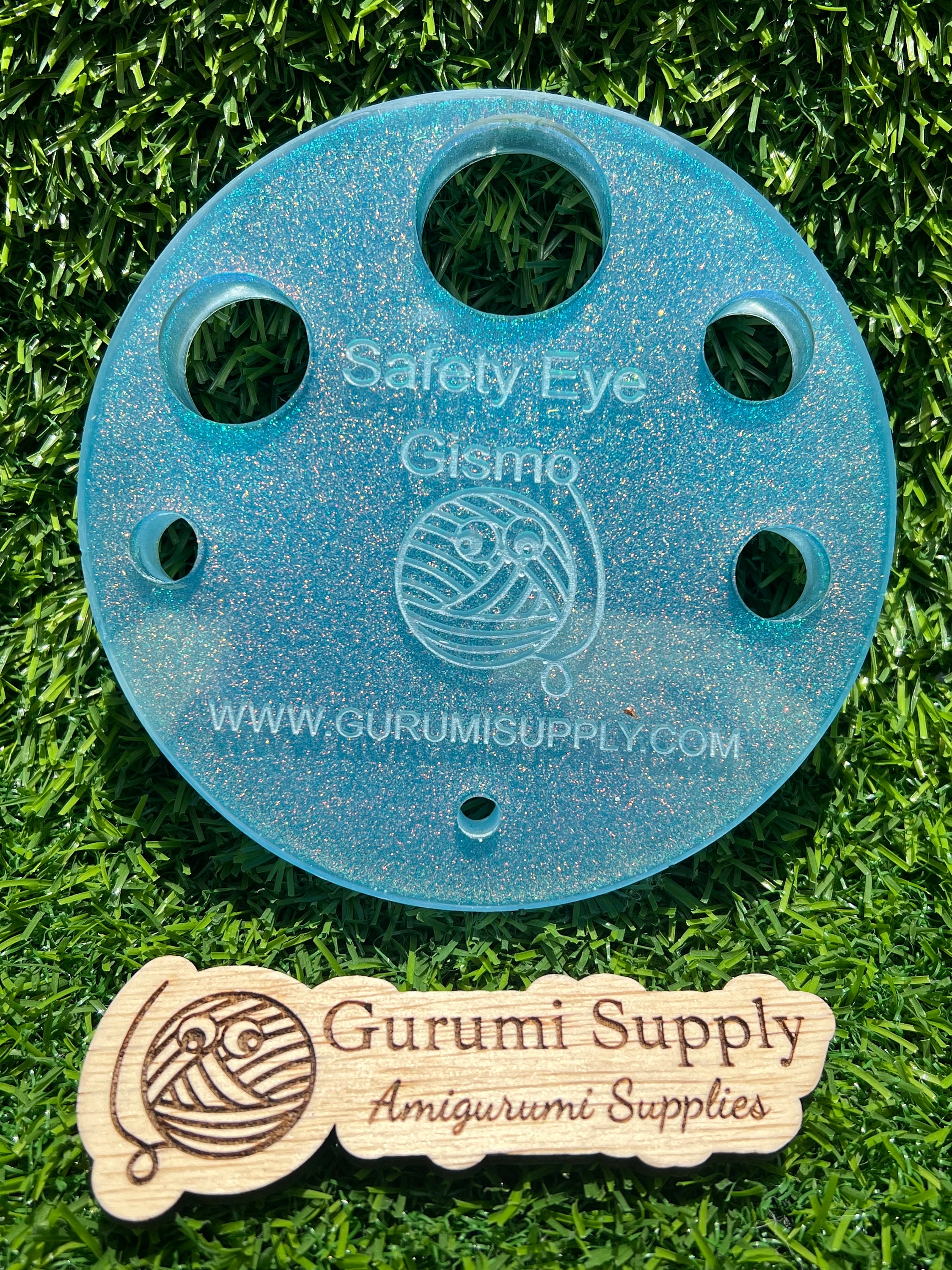 Safety Eye Gismo - Triangle Shape - Safety Eye Tool - Safety Eye Jig -  Safety Eye Helper - Wood - Trapezoid - Animal - Craft - Amigurumi