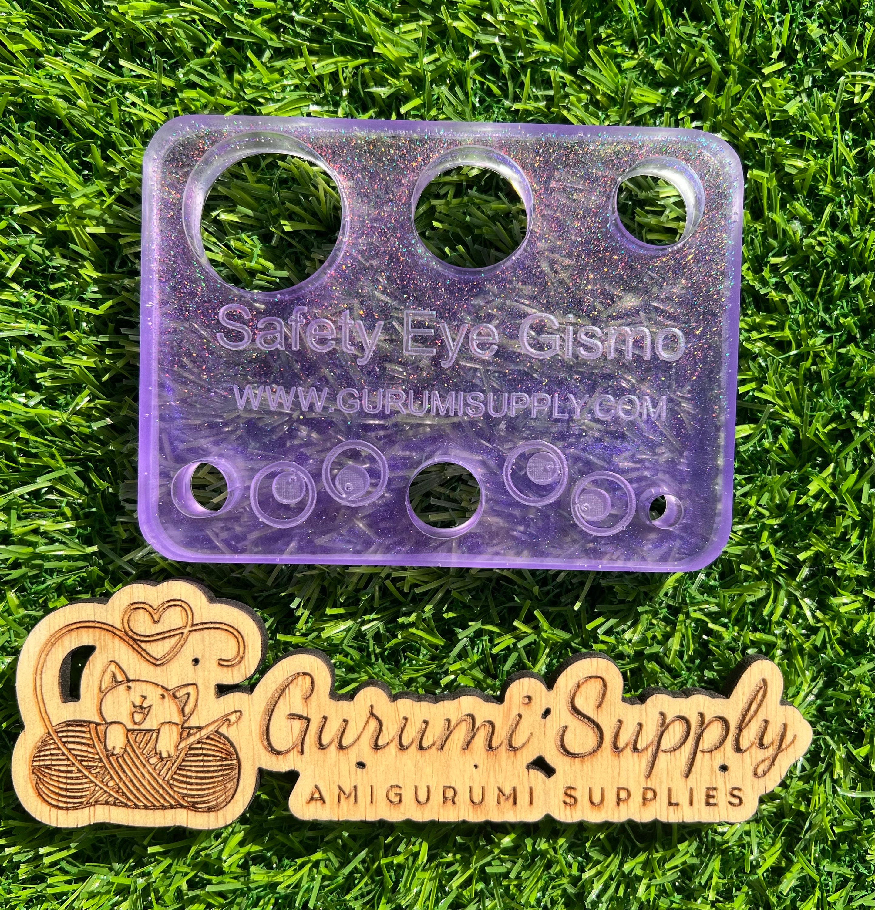 Safety Eye Gismo - Petite Size - On-the-Go - Keychain - Safety Eye Tool - Safety  Eye Jig - Safety Eye Helper - Wood - Trapezoid - Amigurumi
