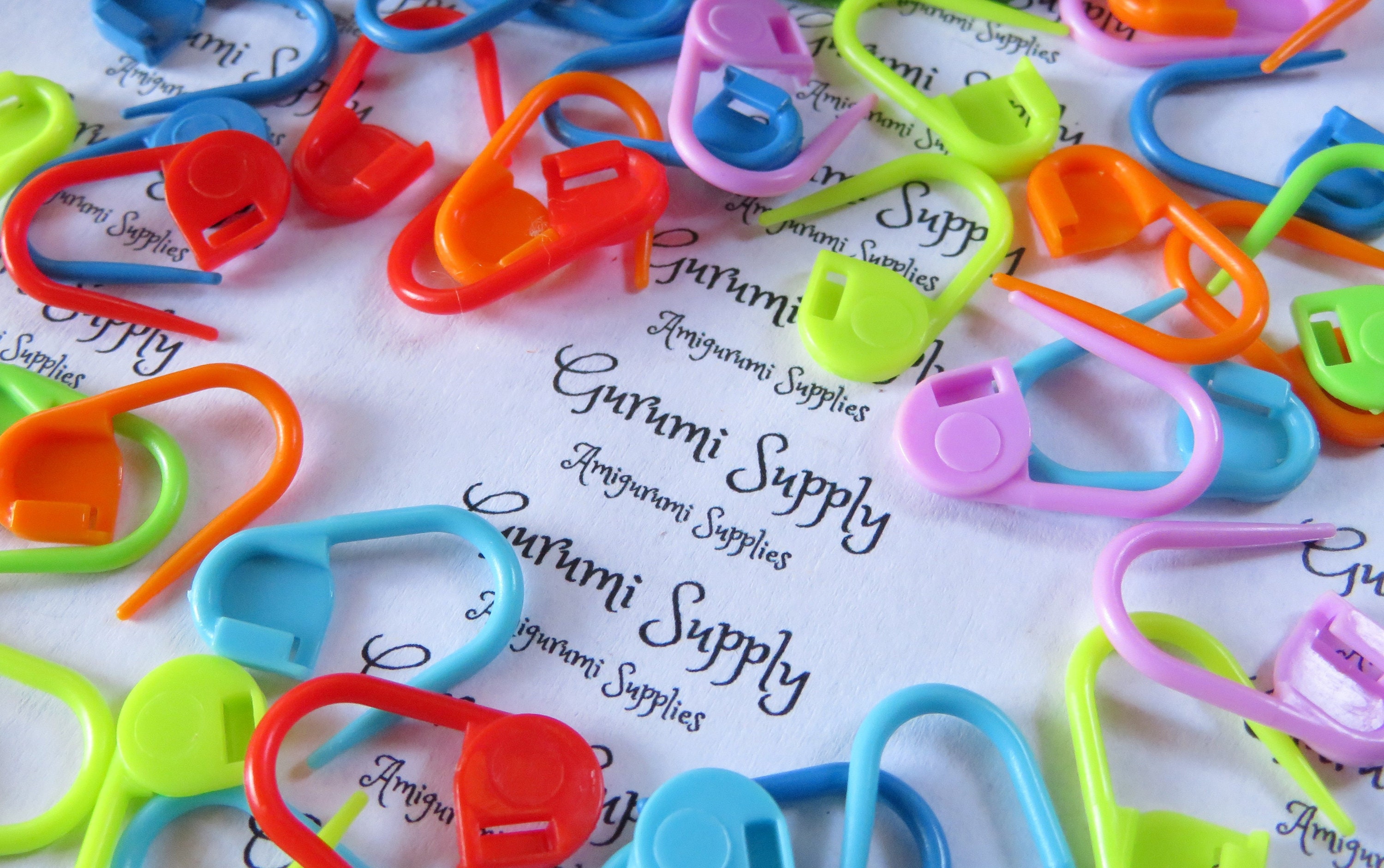 Small Safety pins Sewing pins - 35mm Brooch Stitch Markers Safety Pins  Decorative pins Sewing Safety Pins Garment Pins Holder Brooch Pin 20pcs  (Light