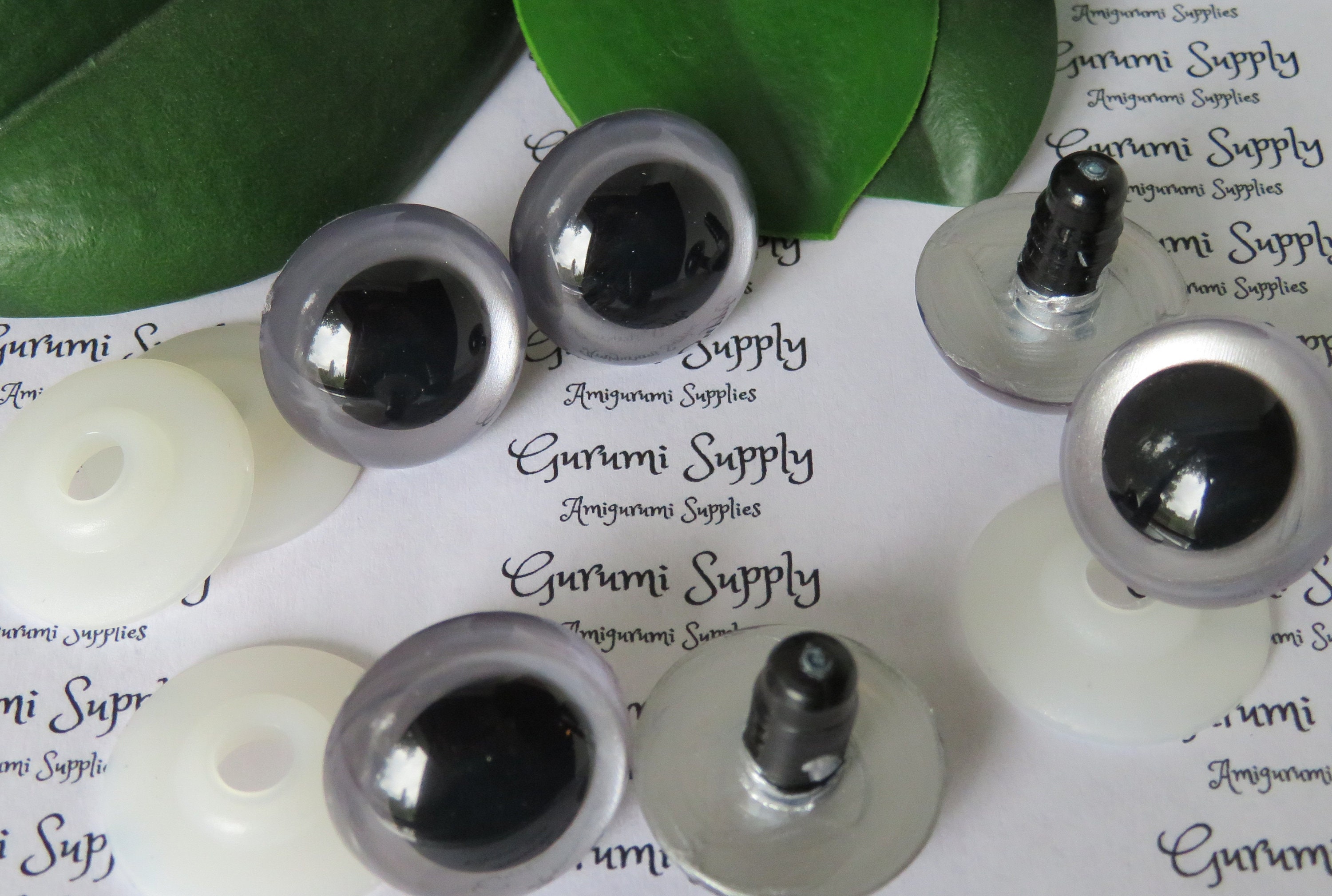 10mm White Iris Black Pupil Round Safety Eyes and Washers: 4 Pairs - Dolls  / Amigurumi / Animals / Stuffed Creations / Crochet / Paintfree