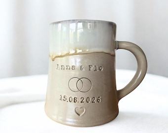Jarra de cerveza de cerámica • Regalo de boda personalizado • Jarra de gres hecha a mano • Regalo de aniversario de boda con grabado personalizado • 500 ml