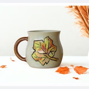 Handgemachte Keramiktasse mit Herbstblatt Motiv - Herbst Тasse aus Steinzeug, Handbemaltes Ahornblatt-Design, 300ml, Spülmaschinenfest