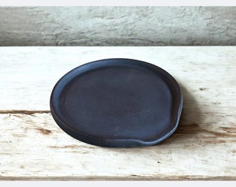 Handgemachte Löffelablage aus Steinzeug Keramik -  Kochlöffelablage Schwarz Matt, Löffelrest Handarbeit, Rustikale Küchenablage
