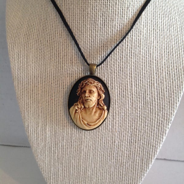 Free Ship! 3-D Jesus Necklace, Jesus 3-D Pendant, Religious Necklace, Gothic Necklace, 3-D Cameo, Boho, Vintage, Victorian, Fantasy