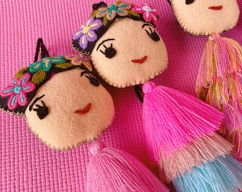 Pompom Charm, llavero, hermoso encanto, Purse Charm, llavero de borla, bag charm / Frida kahlo / Llavero de Frida / Ornamentos