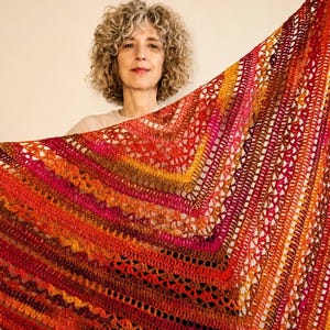 Châle en laine crocheté à la main, châle fait main, baktus en laine multicolore, boléro chaud, cadeau pour femme