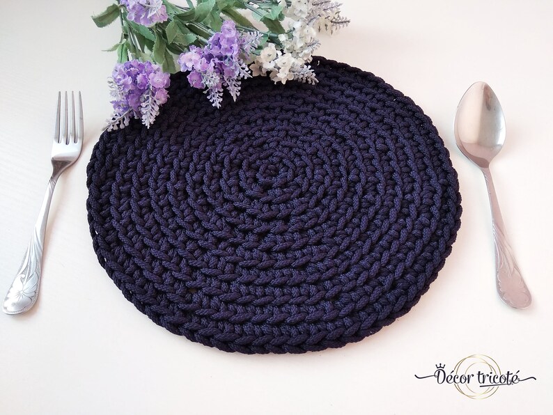 Сервировочные салфетки из джута. Подставка под горячее плетеная. Сервировочные салфетки из трикотажной пряжи. Подставка под горячее крючком. Сервировочные салфетки из шнура.