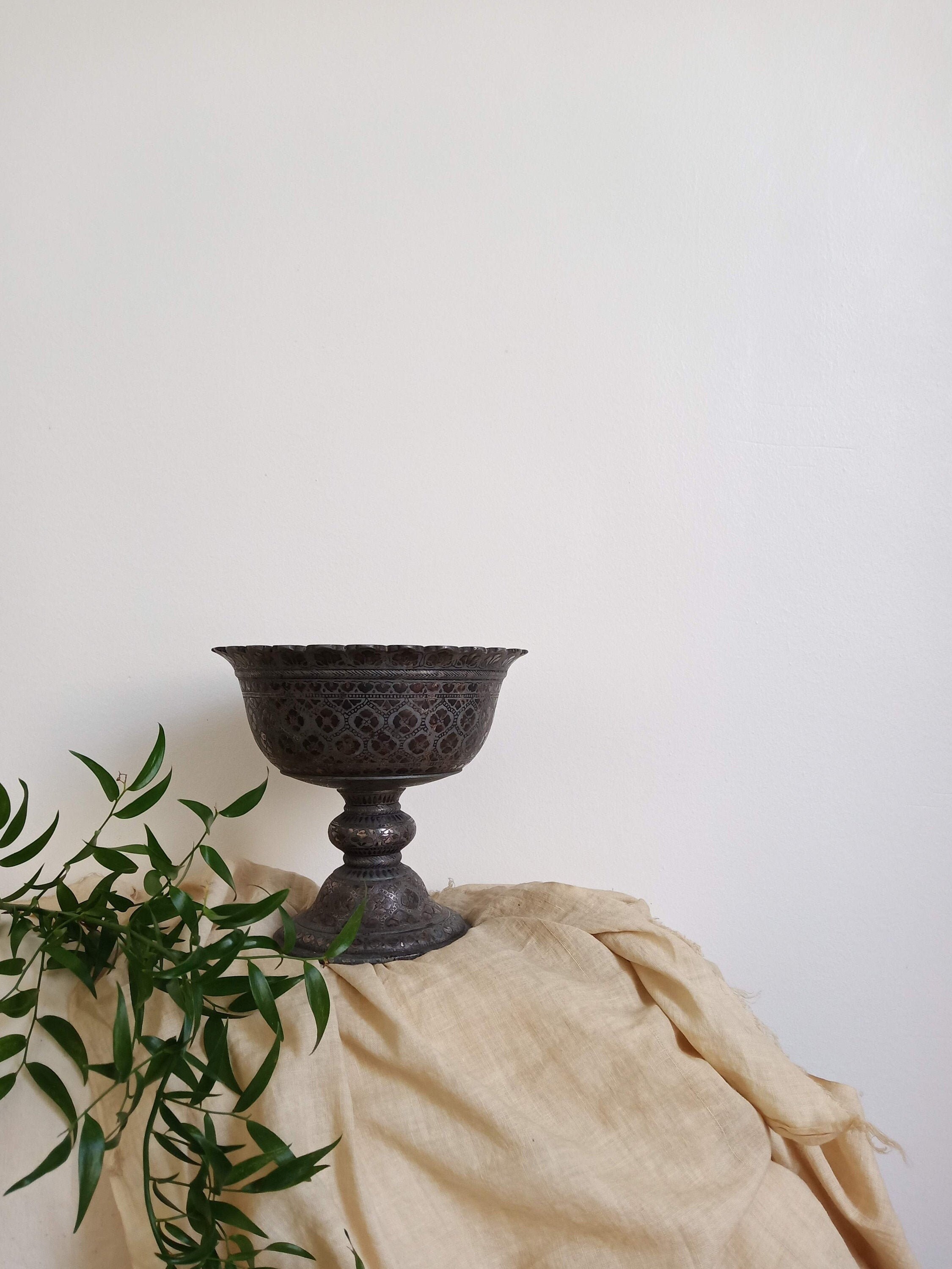 Rare Art Asiatique Antique Sud-Asiatique Pied en Bronze Navire d'offrande.incrustation Plat d'offran