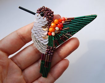 Hummingbird embroidered brooch, green humming bird bead embroidery, colibri pin summer beaded accessory, statement beadwork tropical jewelry