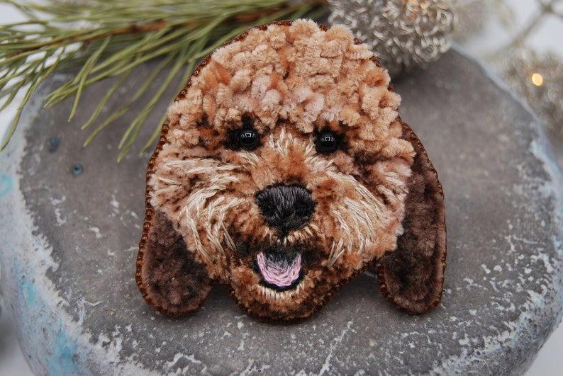 Custom pet portrait brooch Goldendoodle, Dog jewelry pin, Gift puppy mom, Persalionzed pet owner dog lover gift, embroidery custom pet gift image 1