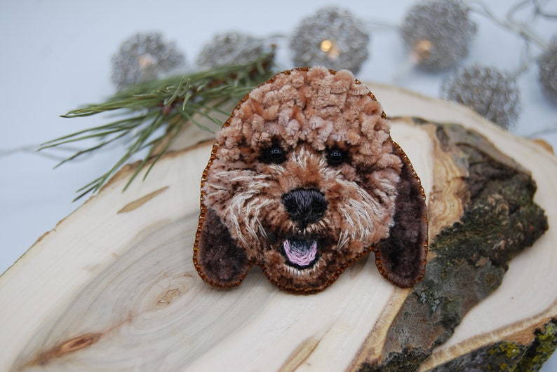 Custom pet portrait brooch Goldendoodle, Dog jewelry pin, Gift puppy mom, Persalionzed pet owner dog lover gift, embroidery custom pet gift image 6