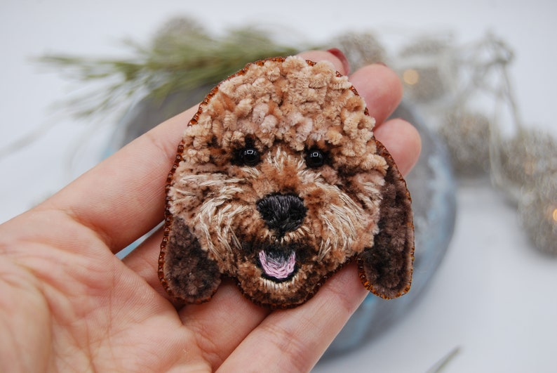Custom pet portrait brooch Goldendoodle, Dog jewelry pin, Gift puppy mom, Persalionzed pet owner dog lover gift, embroidery custom pet gift image 3