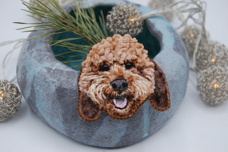 Custom pet portrait brooch Goldendoodle, Dog jewelry pin, Gift puppy mom, Persalionzed pet owner dog lover gift, embroidery custom pet gift image 2