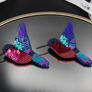 Broche doiseau, Broche à bijoux perlée colibri, Épingle rose violet, Épingle en cristal en verre strass, Broderie de paillettes, Cadeau amoureux des oiseaux image 6