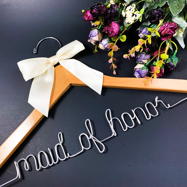 Maid of honor hanger, Personalized wedding hanger, Custom wedding party hanger, Maid of honor gift. Bridal hanger, Name hanger
