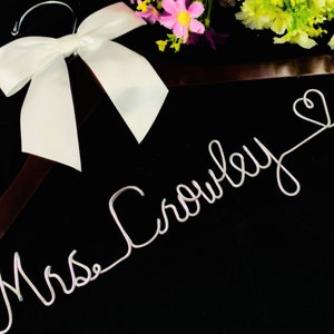 Mrs wedding hanger for the bride, Personalized hanger for the bride, Custom name hanger for the bridesmaid, Bridal shower gift