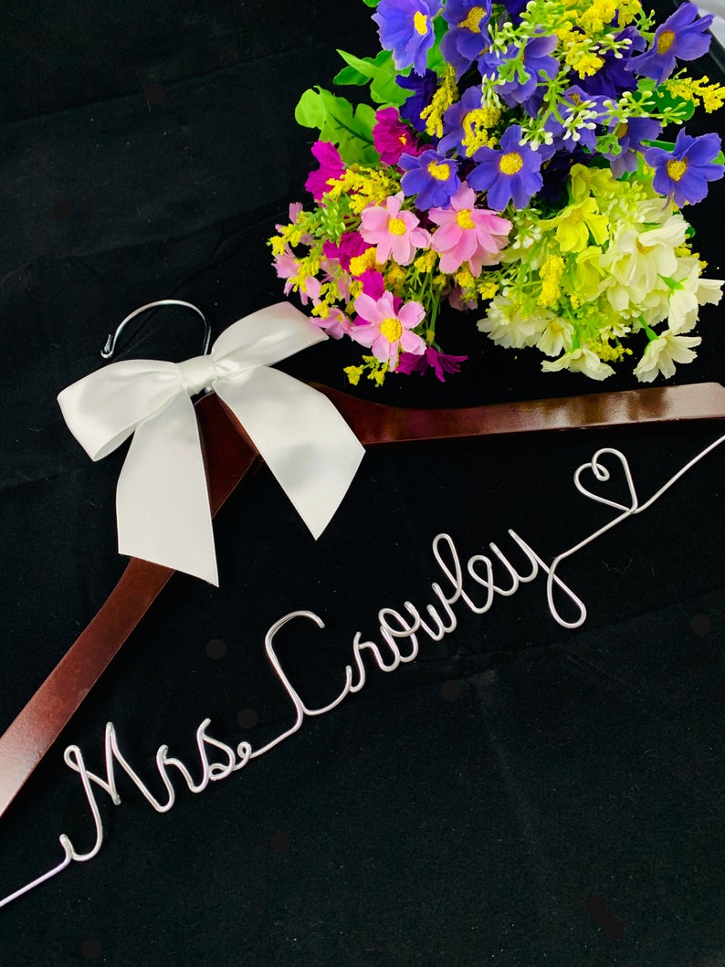 Mrs wedding hanger for the bride, Personalized hanger for the bride, Custom name hanger for the bridesmaid, Bridal shower gift 