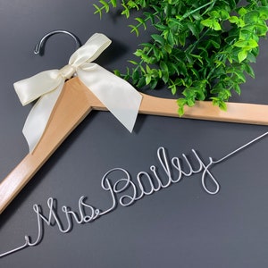 Wedding hanger for the bride, Personalized wedding hangers, Mrs wedding hanger, Wedding dress hanger. Bridesmaid hanger, Wire name hanger