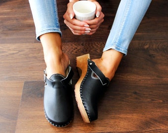 simple clogs womens