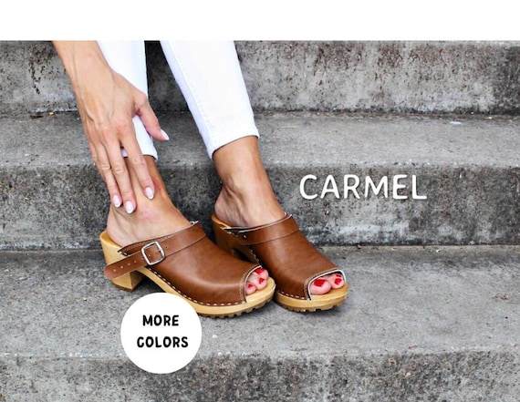 Sandalias de cuero con plataforma de madera Sandalias con correa