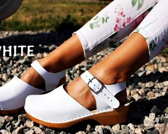 extra wide womens clogs