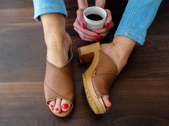 womens wooden clog sandals
