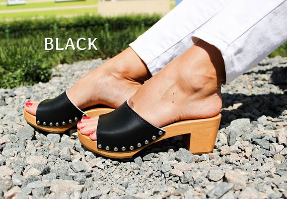 Uitwerpselen stijl ontmoeten Lederen klompen zwart bruin hak sandalen Sandalen Houten - Etsy België