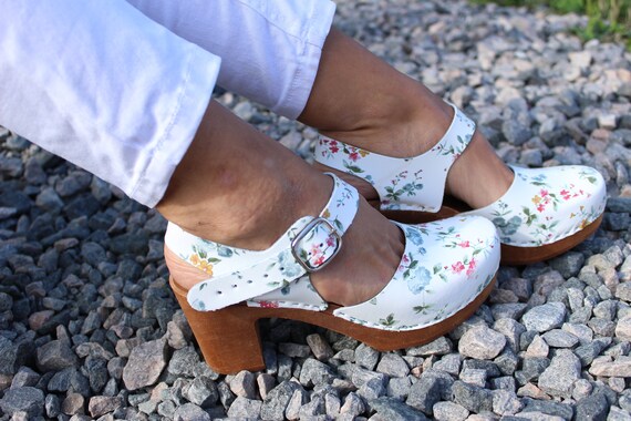 Flower clogs shop