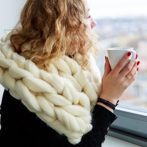 Arm Knitted Merino Wool Chunky Scarf: Cozy Bulky Knit