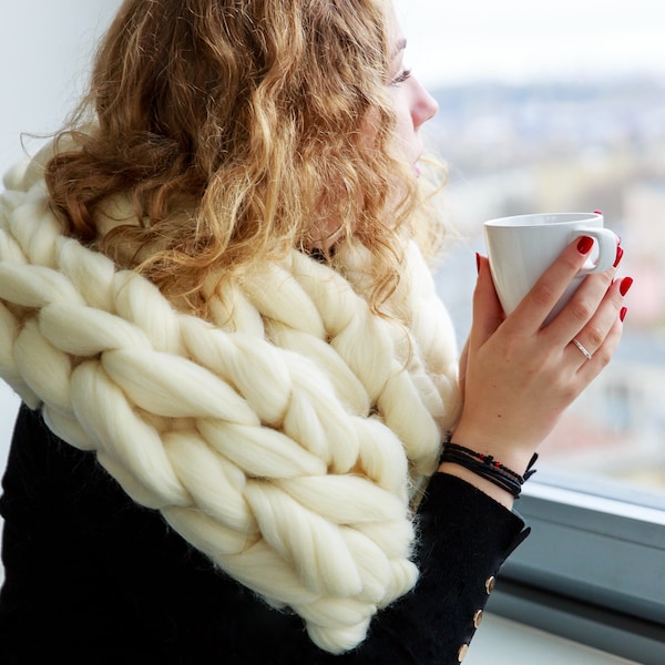 Écharpe épaisse confortable tricotée aux bras les plus vendues, laine mérinos à extrémité ouverte, fil géant épais et super épais, tricot chaud. Cadeau de Noël douillet