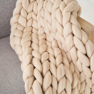 Merino Wool Chunky knit blanket throw, best selling gift for Mom