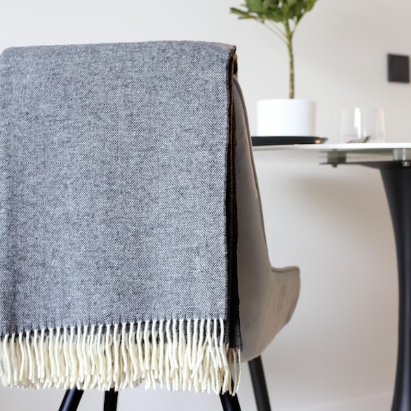Coperta/plaid in lana merino grigio chiaro, tessuta: 55"x80"