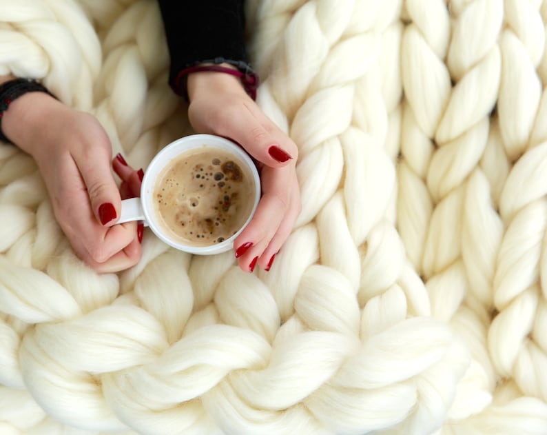 Warm chunky knit blanket throw in white