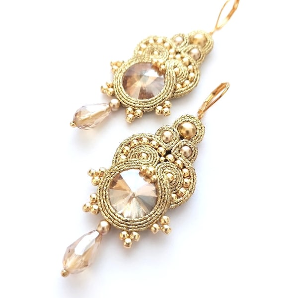 Eleganti orecchini soutache in oro