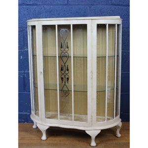 A 2024 china cabinet