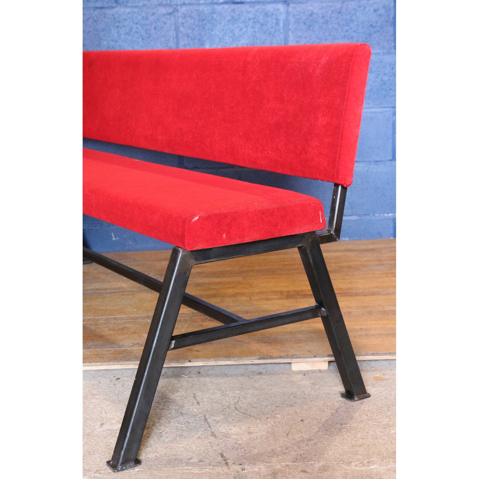 Un gran asiento de pasillo de asiento de banco de acero | Etsy