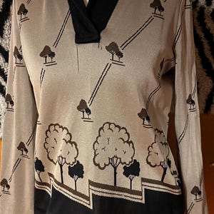 Great Vintage 1960s 1970s Mod   psychedelic print  Carnaby Street retro open neck sweater jumper top