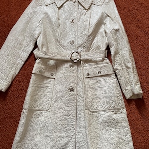 Vintage 1960s Mod GO GO white Vinyl trench rain Coat circle Belt Mary Quant Twiggy Biba space age