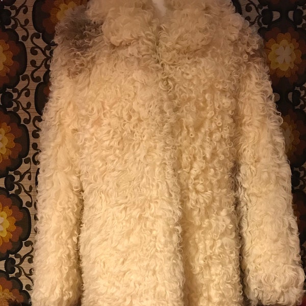 Increíble abrigo de chaqueta crema vintage original de cordero mongol de los años 60 y 70. Twiggy Faithfull Biba hippie boho Penny Lane