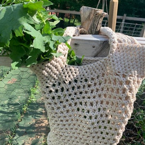 Farmhouse styled market bag, crocheted mesh market bag, crocheted garden tote, crocheted mesh garden tote, neutral tote, neutral garden bag image 3