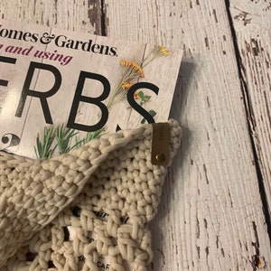 Farmhouse styled market bag, crocheted mesh market bag, crocheted garden tote, crocheted mesh garden tote, neutral tote, neutral garden bag image 2