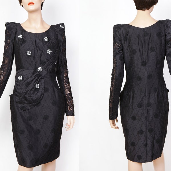 Sublime vintage 90s dress from designer BOONIQUE Paris. Black color flocked with small polka dots. T38FR/M