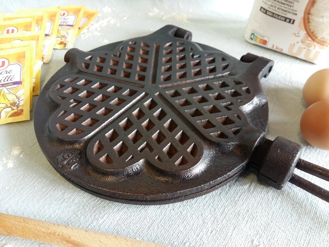 vintage waffle maker