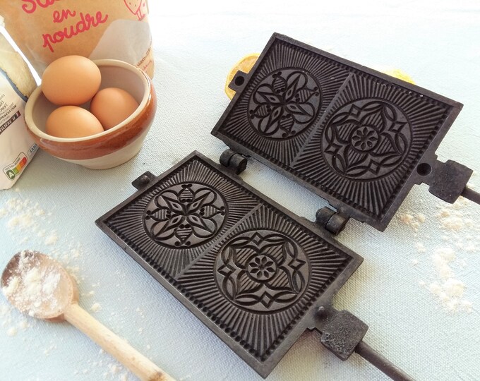 Antique, Cast Iron, Biscuit Maker. Cookie Press. Wafer Press. Cookie