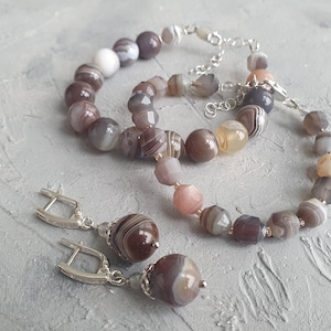 Set Bracelets and Earrings Botswana Agate Set 6 8mm, Striped Agate Beads Gem Stone Calm Stone Bracelets Silver lock on bracelet and earrings