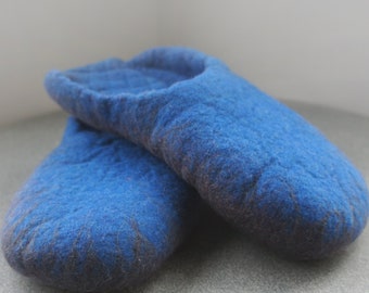 Handmade mens wool felt slippers - house slippers-eco shoes-mens shoes clogs-blue warm slippers-unisex adult felted slippers-boiled slippers