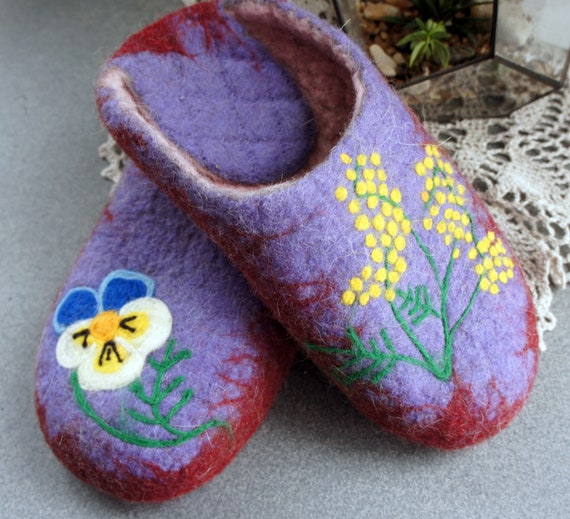 Felted wool slippers –felt slippers–handmade slippers-house slippers-natural slippers-warm slippers-felted wool clogs - boiled wool slippers